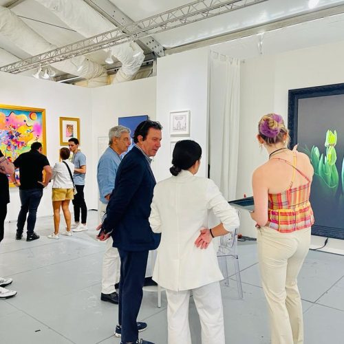 Saphira & Ventura, in collaboration with its esteemed sponsors, is excited to unveil a captivating exhibition featuring original artworks and NFTs at the renowned Scope Art Fair in Miami Beach